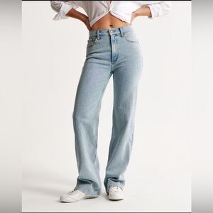 NWT Abercrombie & Fitch The 90’s Relaxed Jean High Rise Curve Love Blue 33 16s